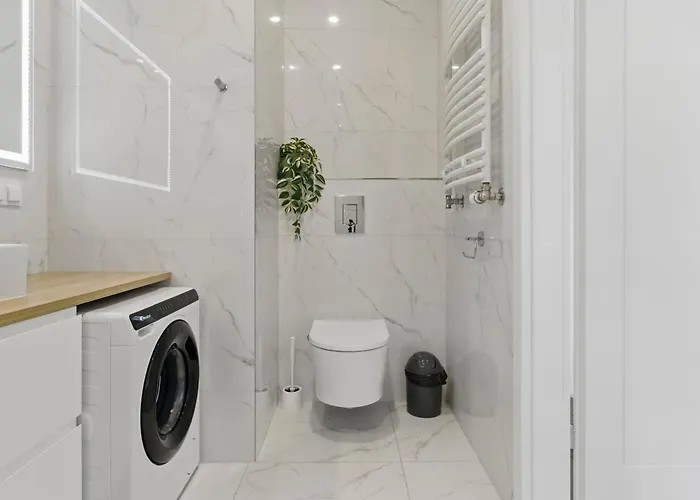 Lumina Stylish Near The Railway Station شقة